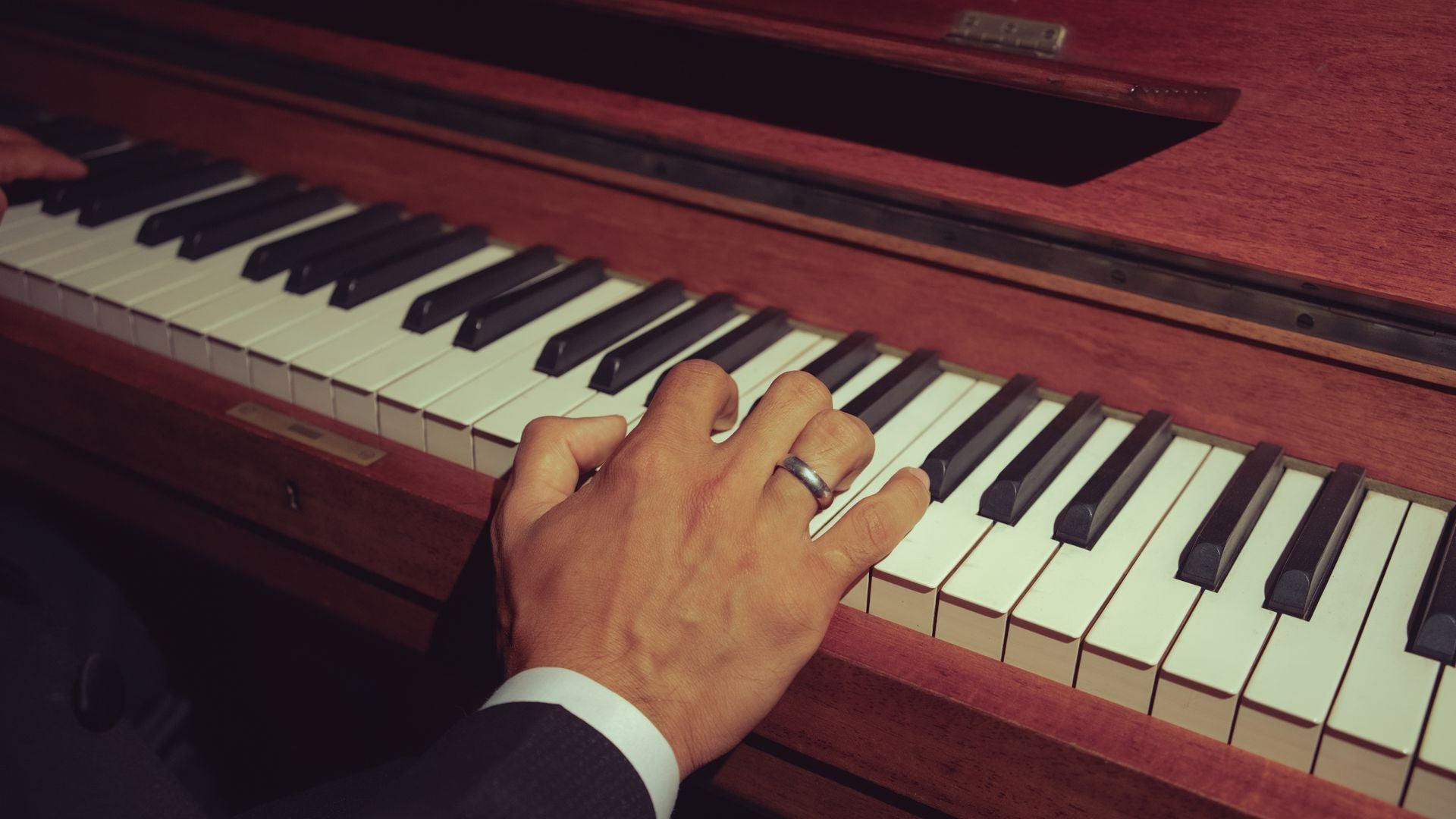 Learning Piano Takes Attention. Researchers Are Testing What Your Hands Can Learn Without It.